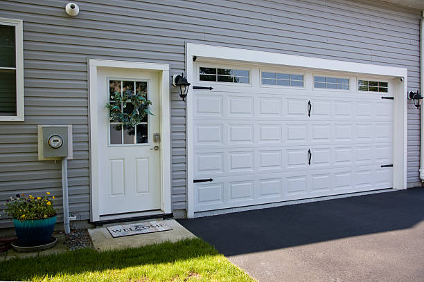 24/7 Emergency Garage Door Panel Replacement experts in Lamar County County, TX